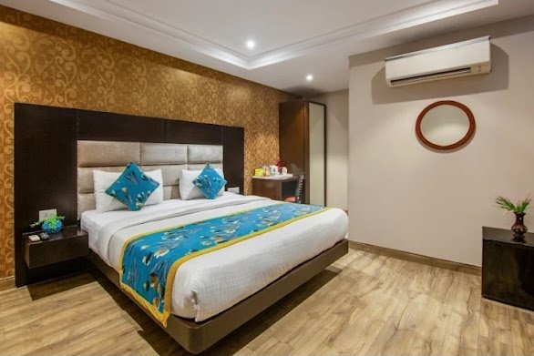 Royal Suite with Bathtub - View 1